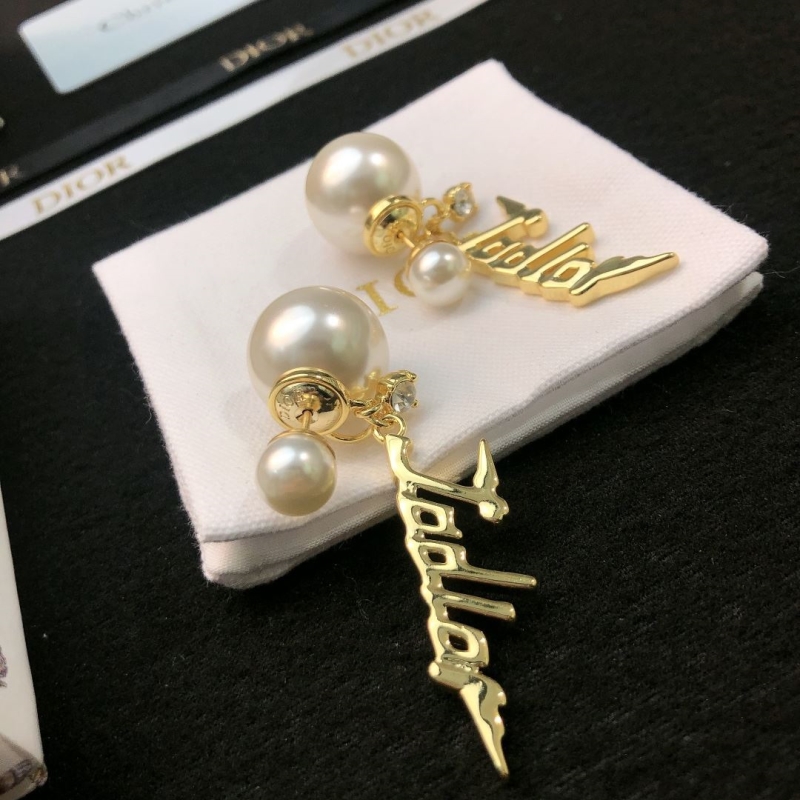 chr1st1an D10r earrings